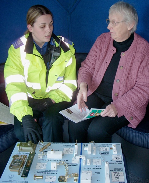 Police give advice on doorstep crime prevention
